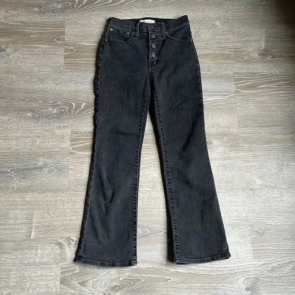 Madewell Cali Demi-Boot Jeans in Bellspring Wash: Button-Front Edition - Picture 2 of 10